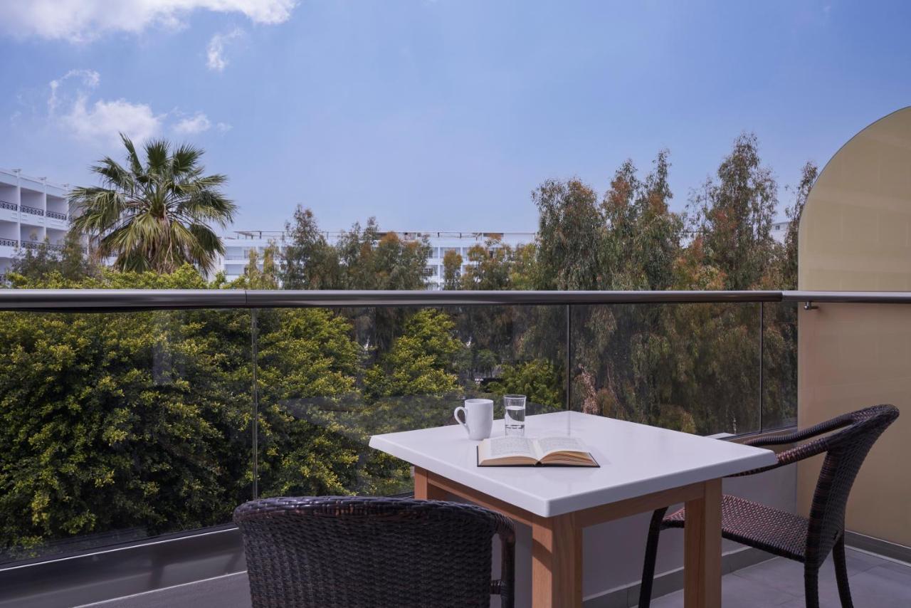 The By Esperia Hotel apartamentowy 4*